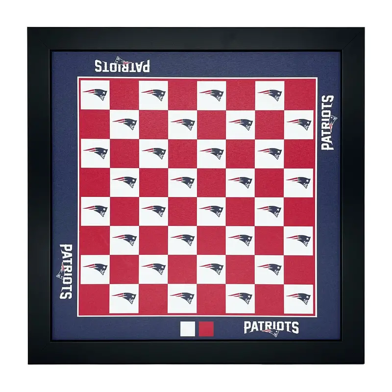 New England Patriots Magnetic Travel Chess Set 1
